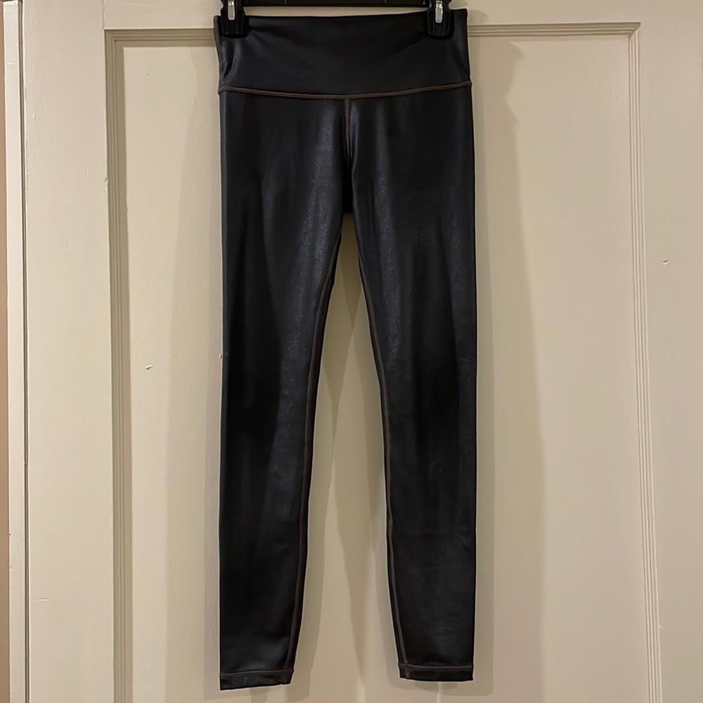 Athleta elation shine tight/legging. Size XS.
